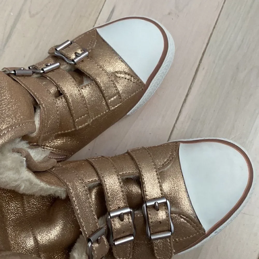 Ash girls Vava shearling gold shimmer sneakers 33